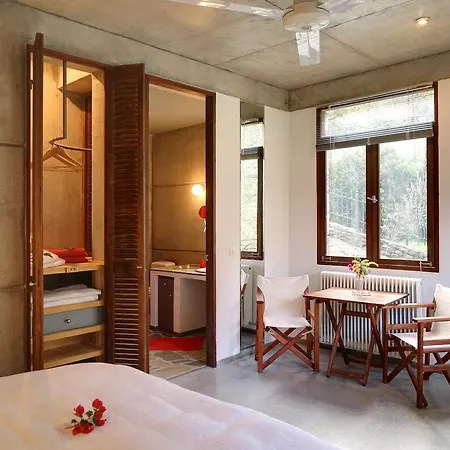 Kyparissi & * Tirós