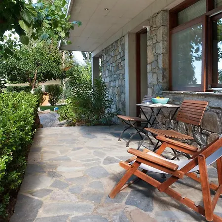 Kyparissi & * Tirós