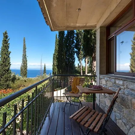 Kyparissi & * Tirós