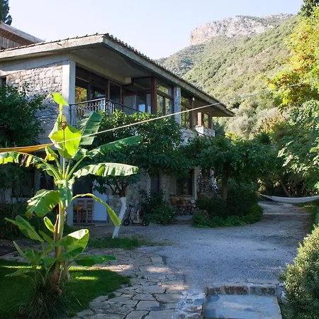 Apartment Kyparissi & Tirós