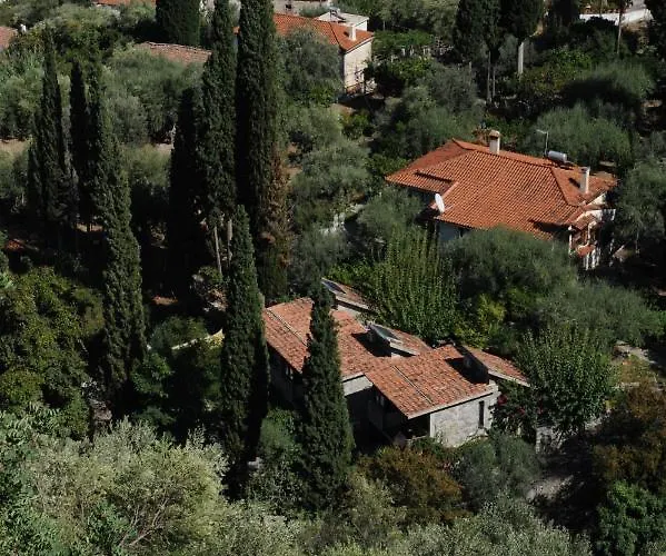 Apartment Kyparissi &