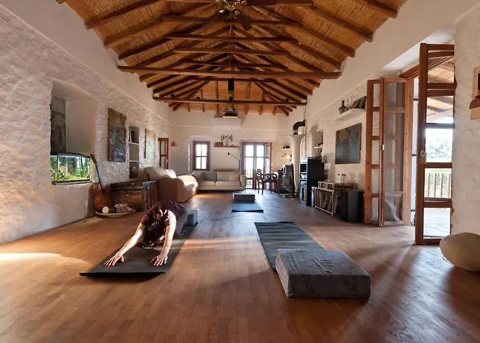 Kyparissi & Apartamento Tirós